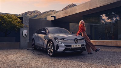 E-Tech 100% electric - charging - Renault